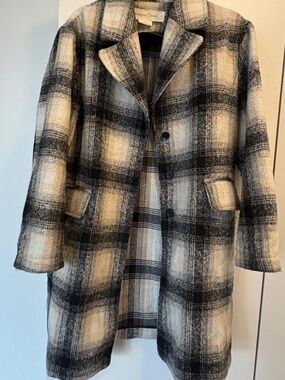 Treasure & Bond Plaid Black, Grey, & White Coat
